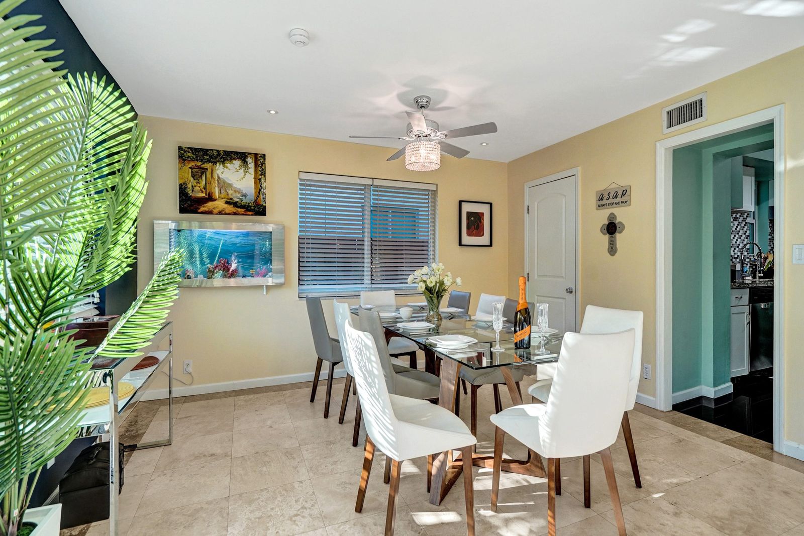 Caribbean Paradise Compound, photograph 9 of 12
