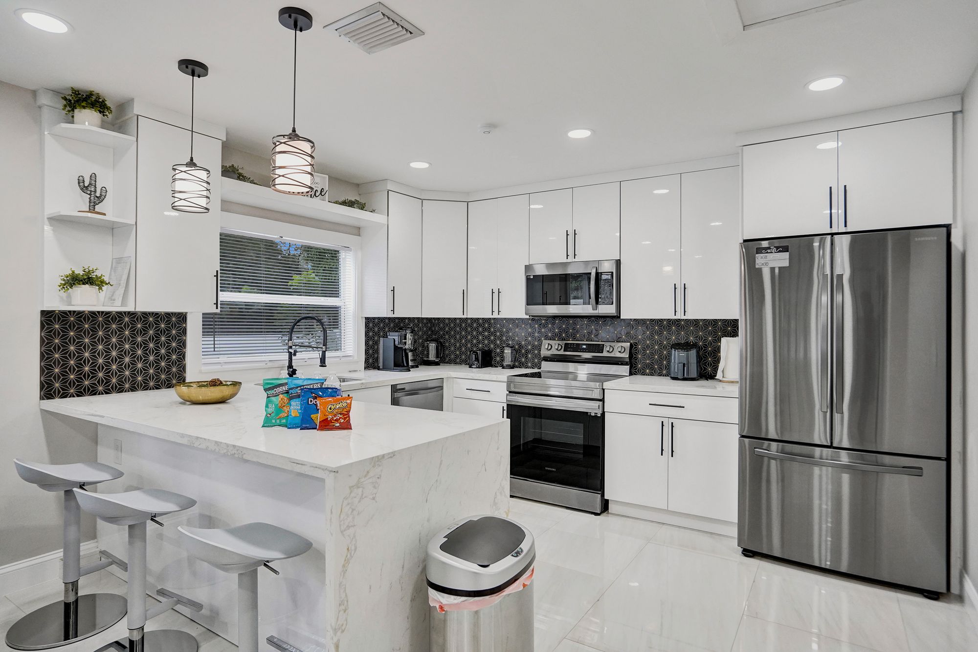 Hollywood Lux Retreat, Hollywood, Florida
