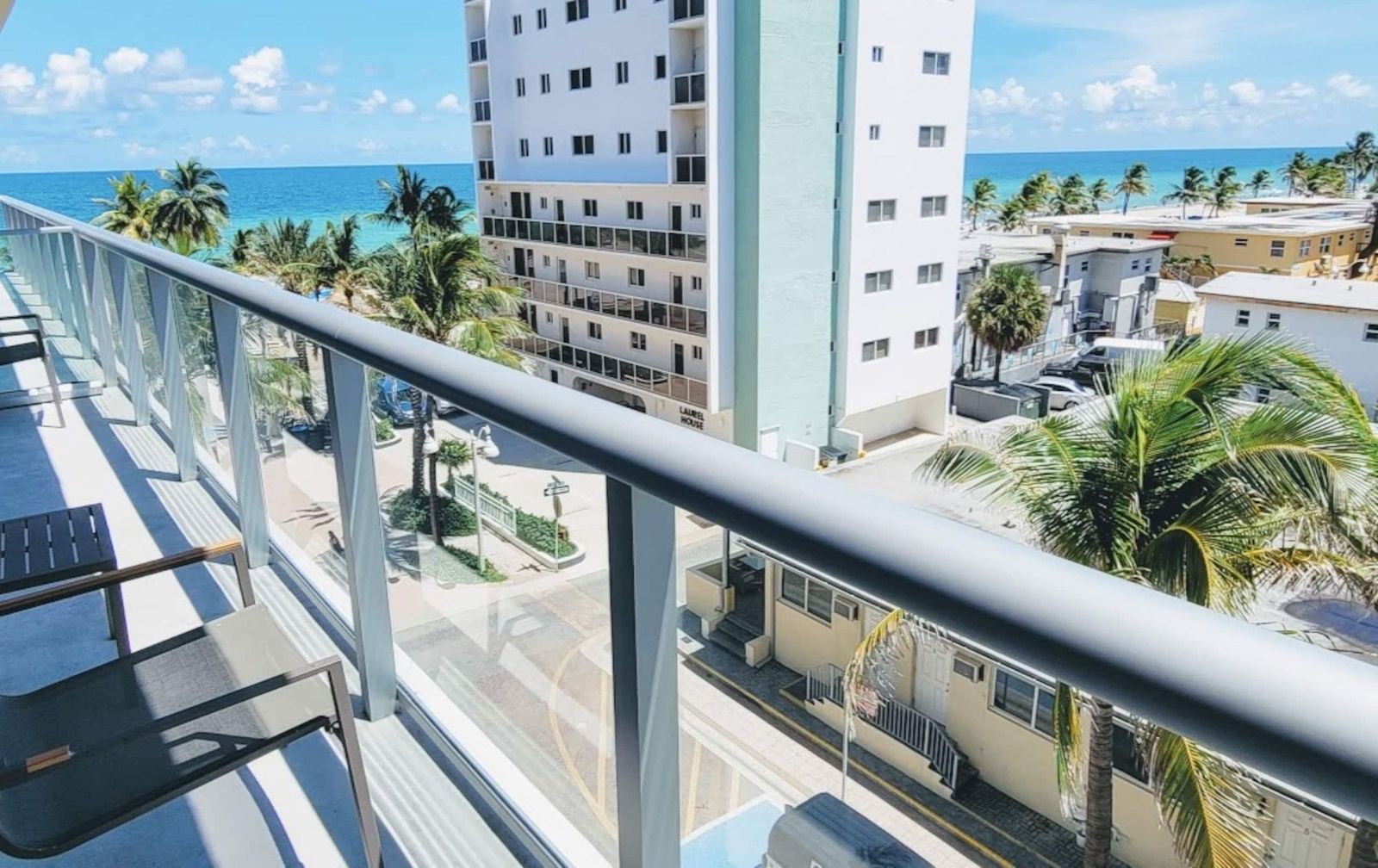 Luxury Beachfront Condo with Rooftop Pool, photograph 3 of 14