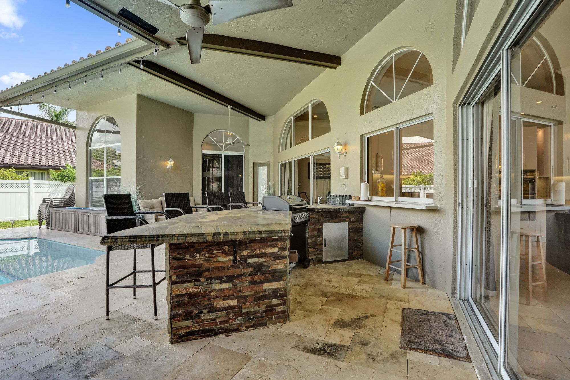Luxury Coral Springs Retreat, photograph 8 of 18