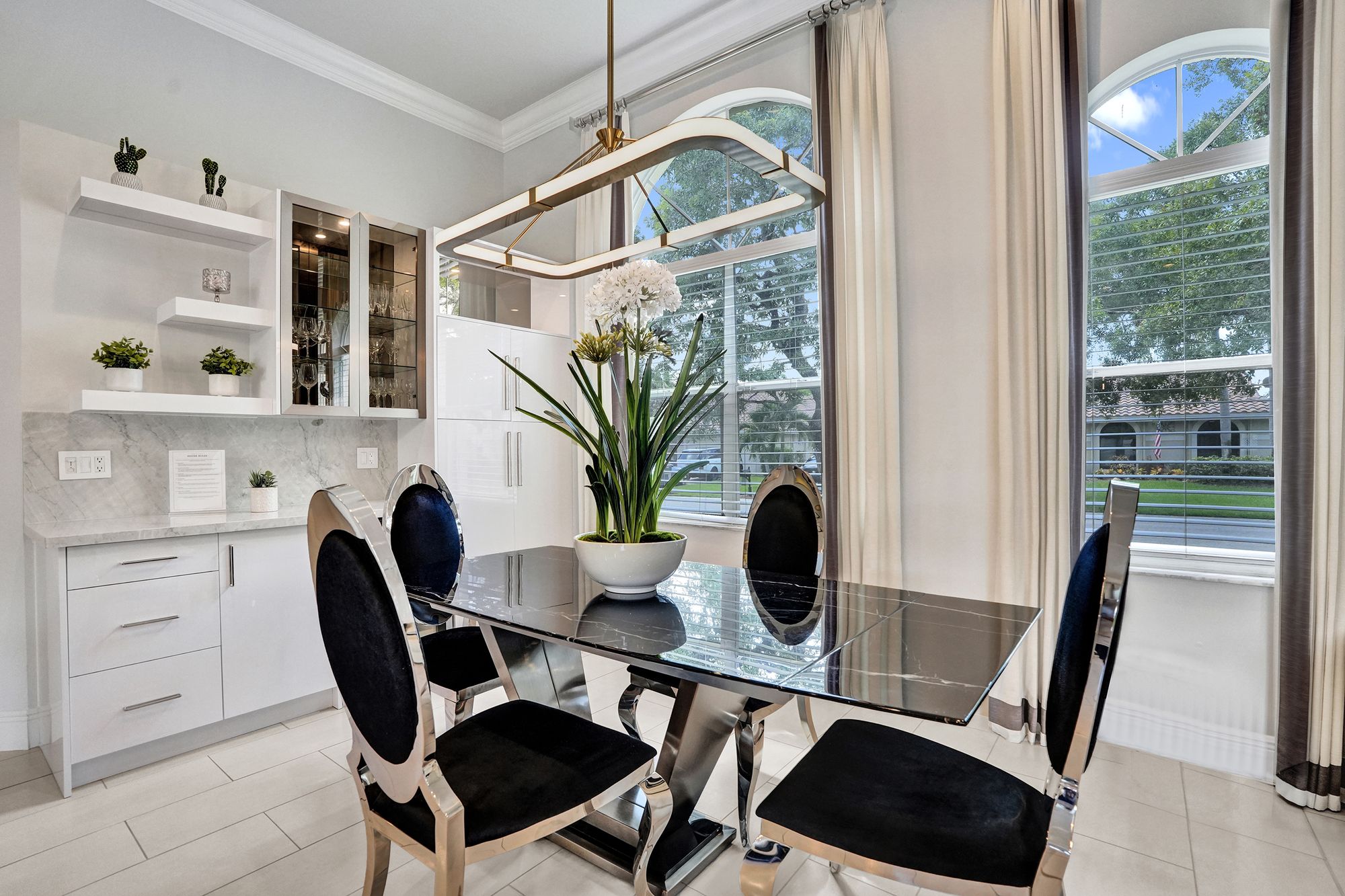 Luxury Coral Springs Retreat, photograph 10 of 18