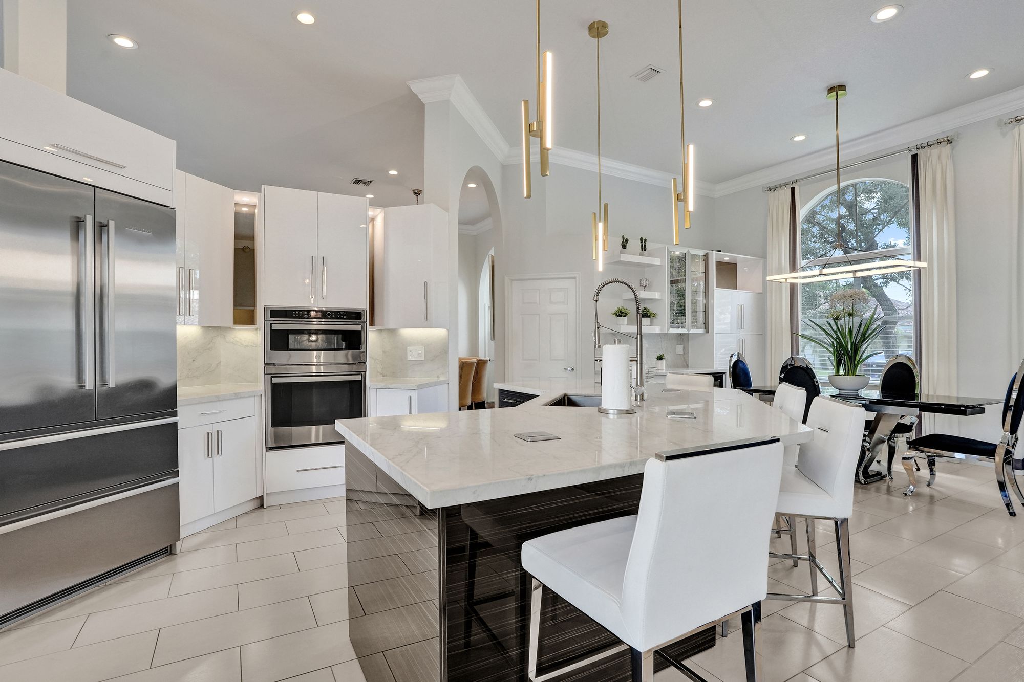 Luxury Coral Springs Retreat, photograph 12 of 18