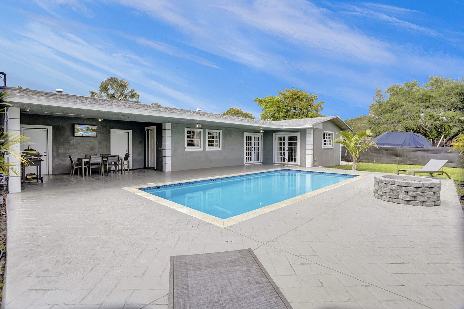 Luxury Miami Villa with Pool, photograph 8 of 8