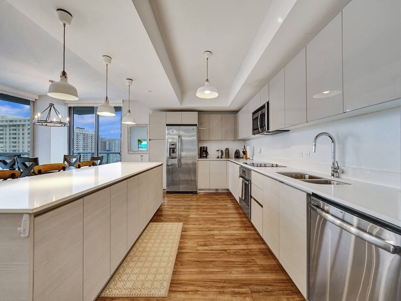 Luxury Waterfront Condo, photograph 4 of 11