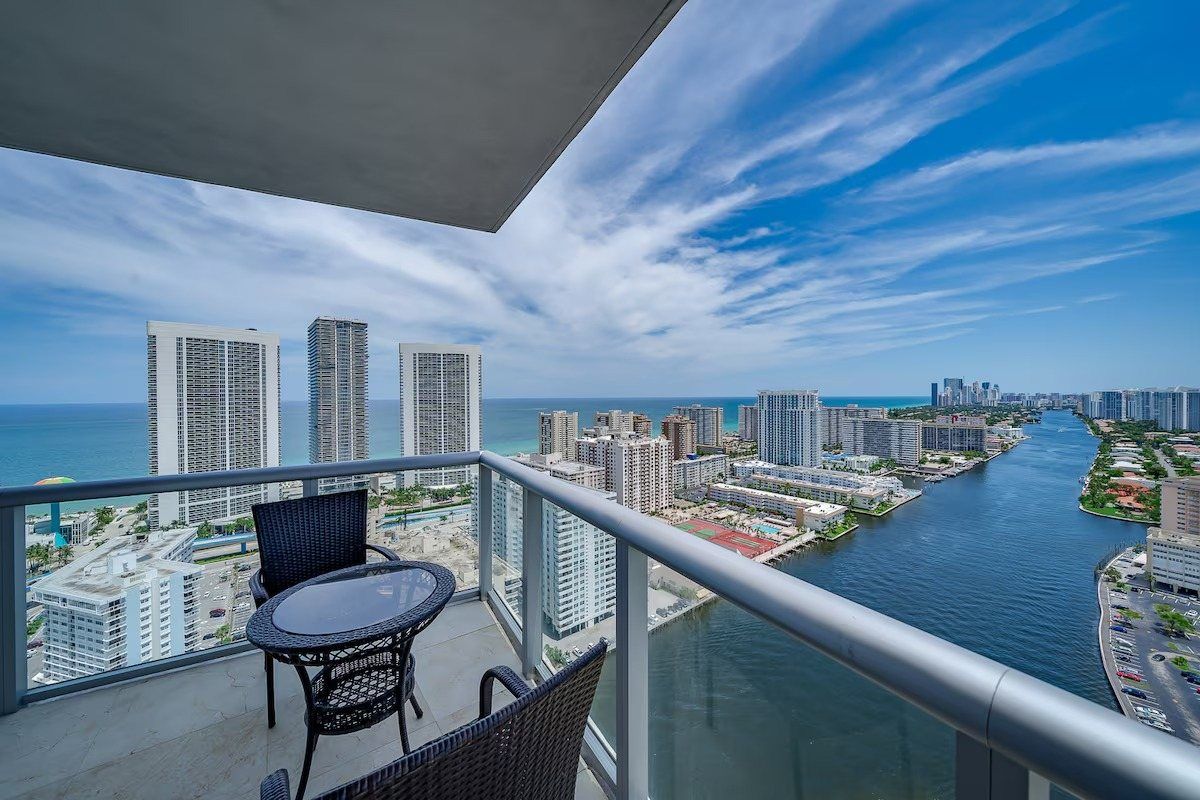 Luxury Waterfront Suite with Great Views, Hallandale Beach, Florida