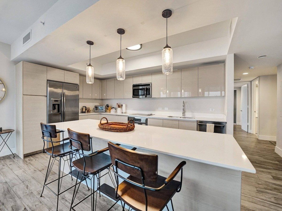 Luxury Waterfront Suite with Great Views, photograph 10 of 14