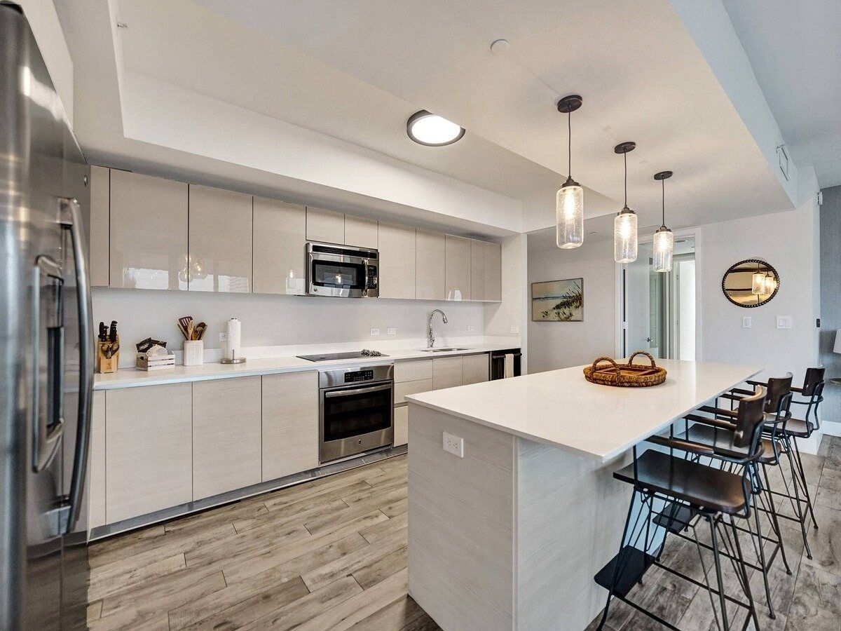 Luxury Waterfront Suite with Great Views, photograph 11 of 14