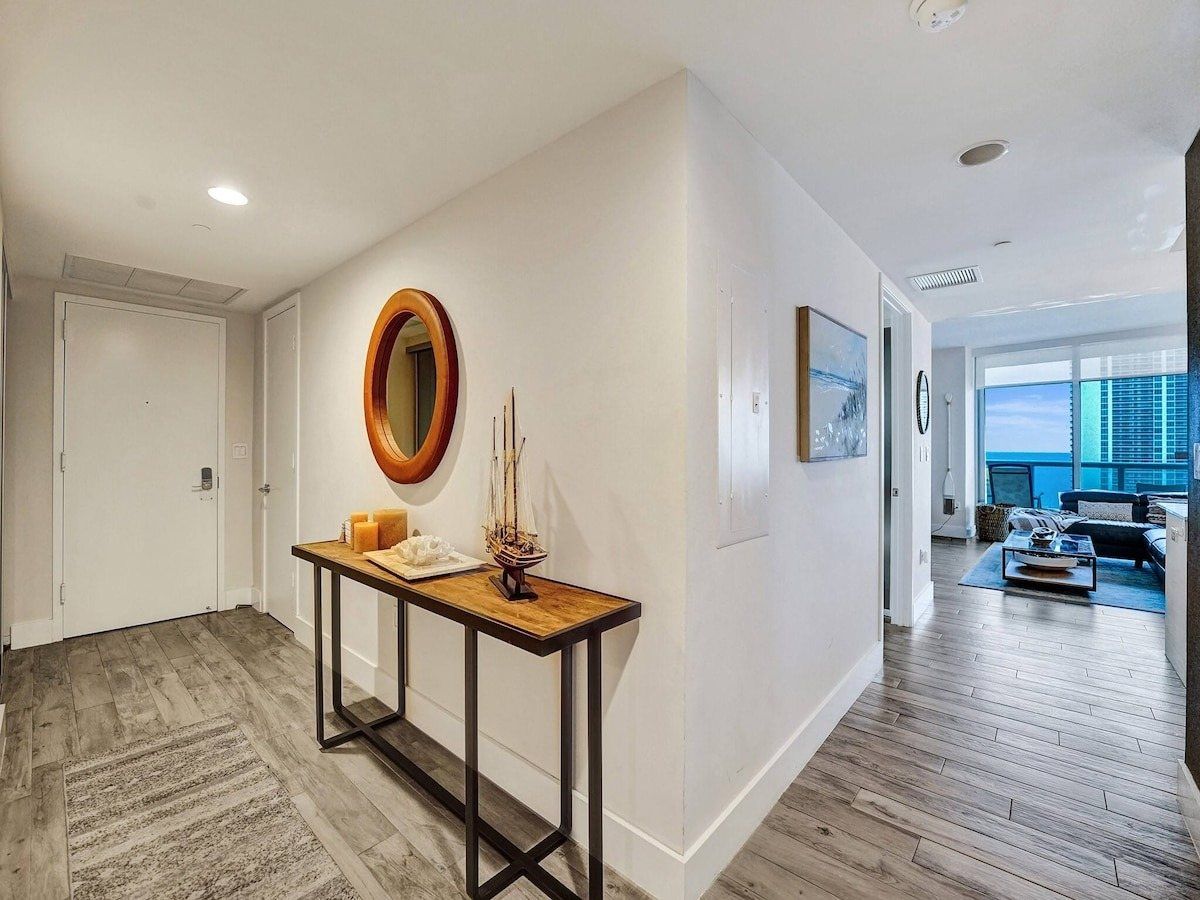 Luxury Waterfront Suite with Great Views, photograph 14 of 14