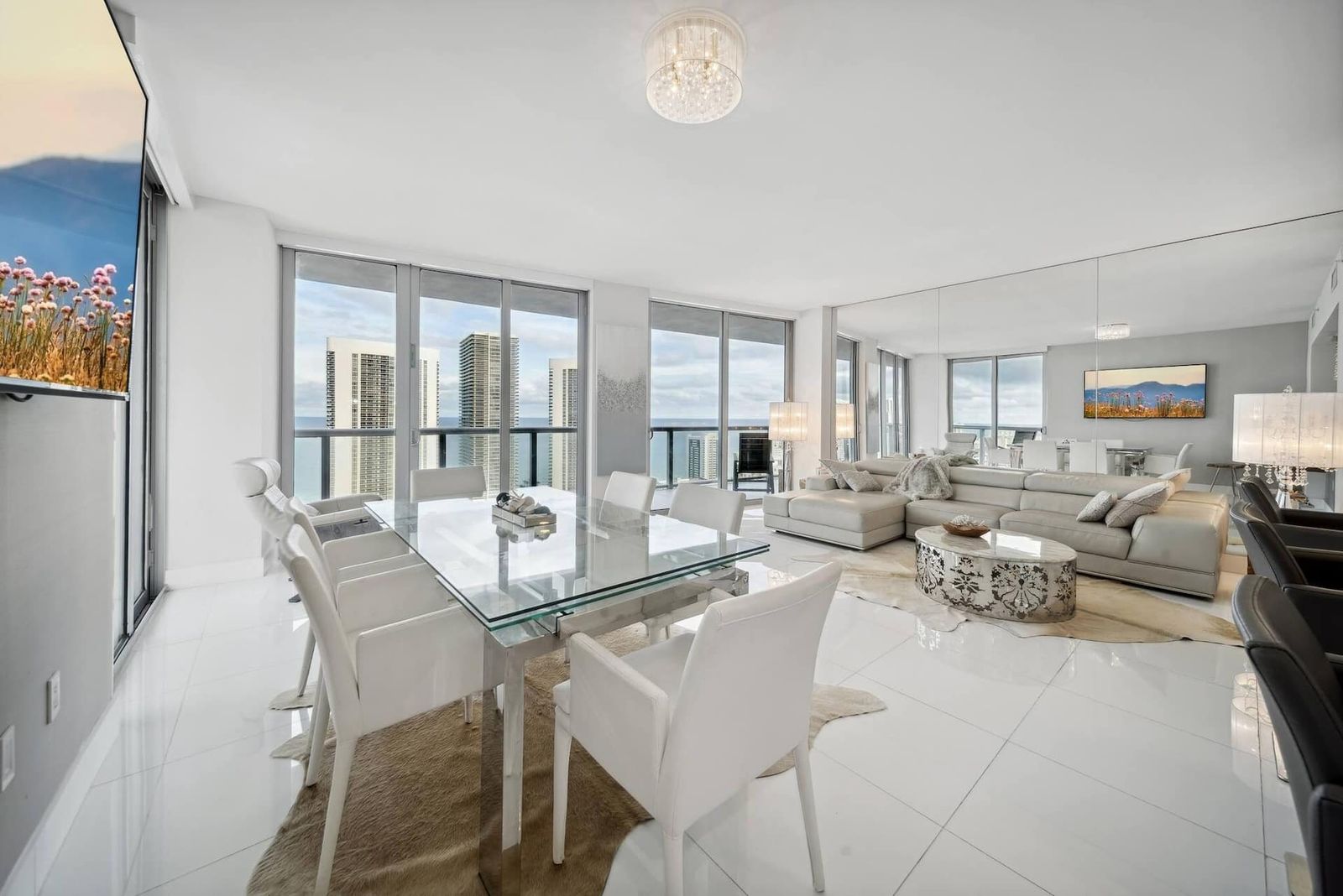 Million Dollar Waterfront Penthouse, photograph 2 of 14
