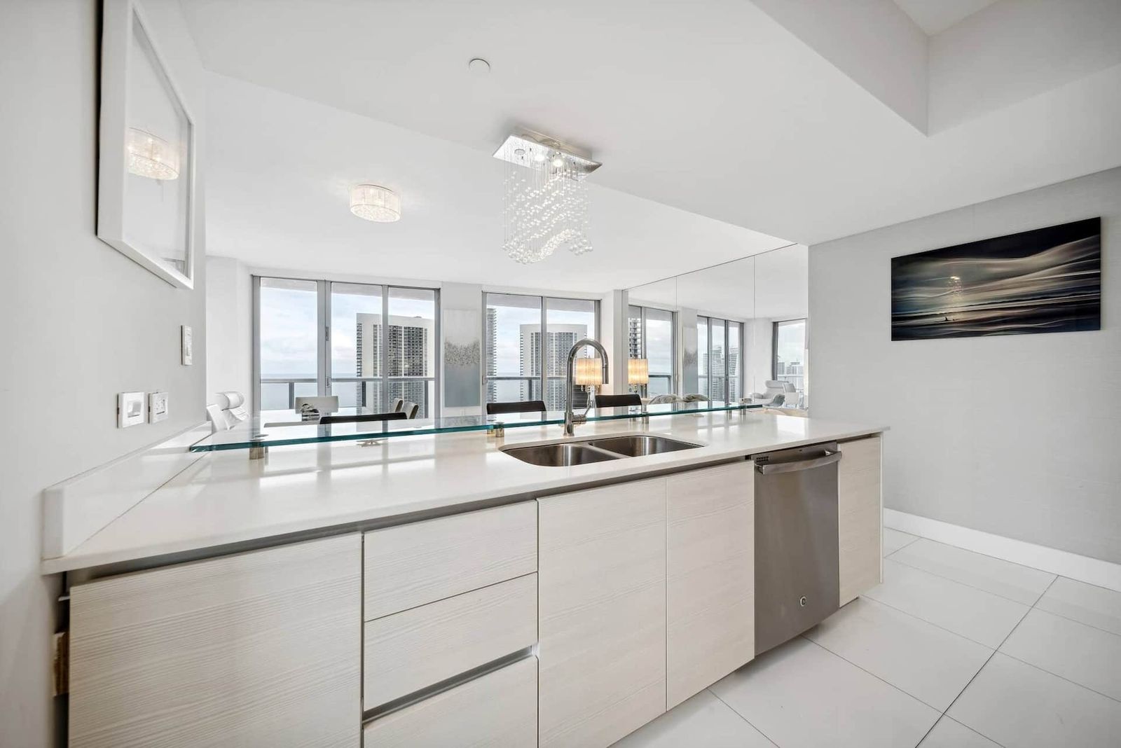 Million Dollar Waterfront Penthouse, photograph 6 of 14