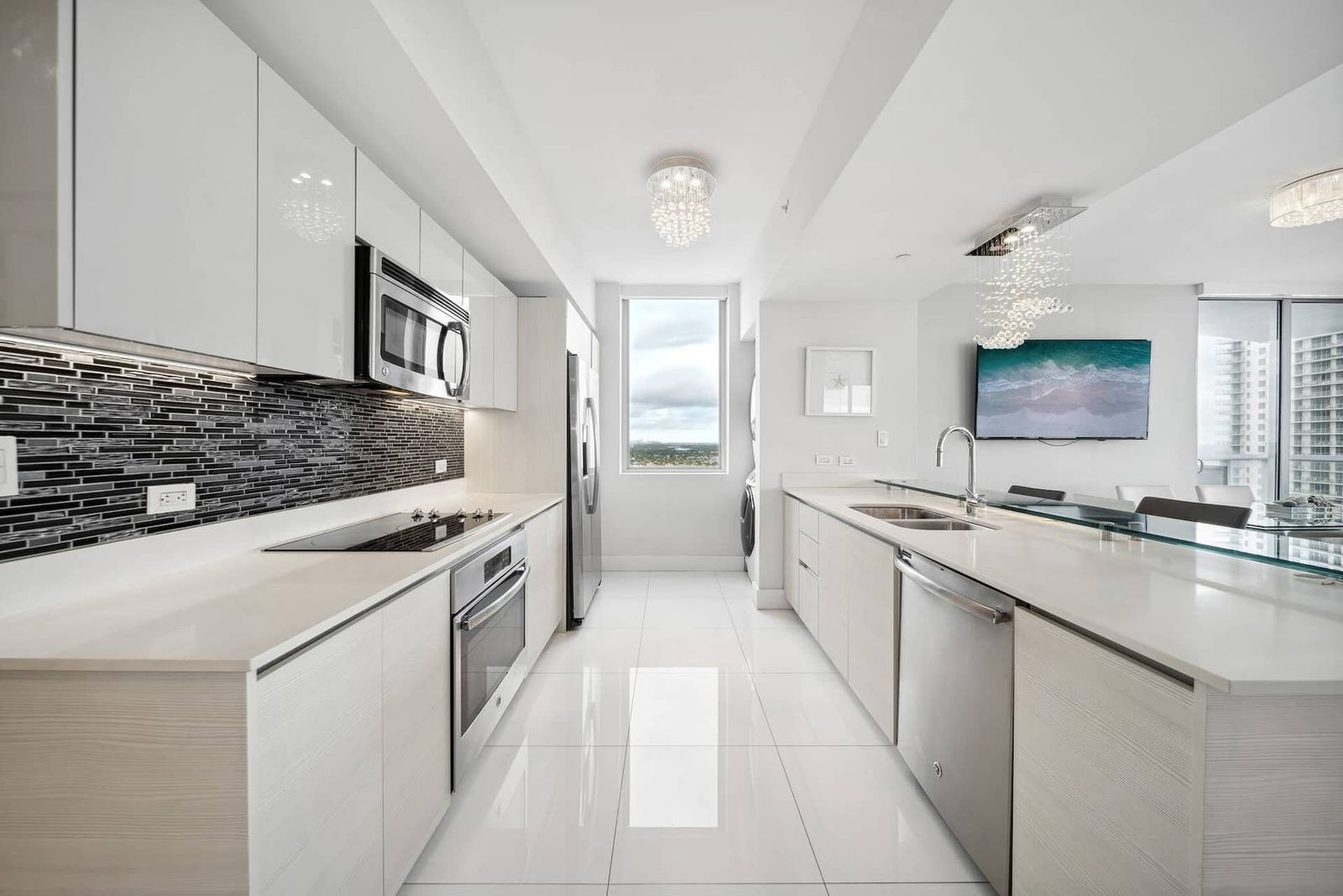 Million Dollar Waterfront Penthouse, photograph 8 of 14