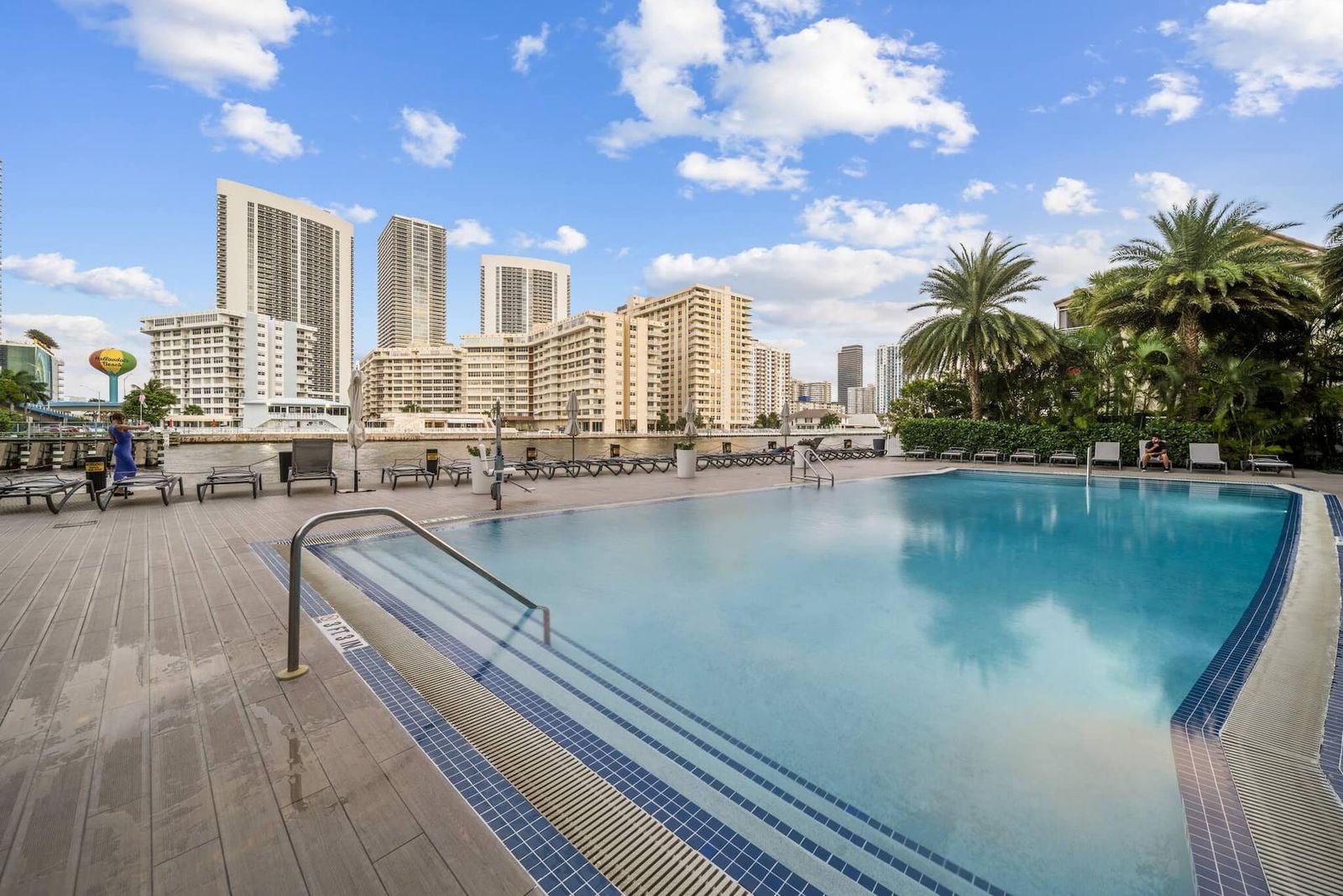 Million Dollar Waterfront Penthouse, photograph 9 of 14