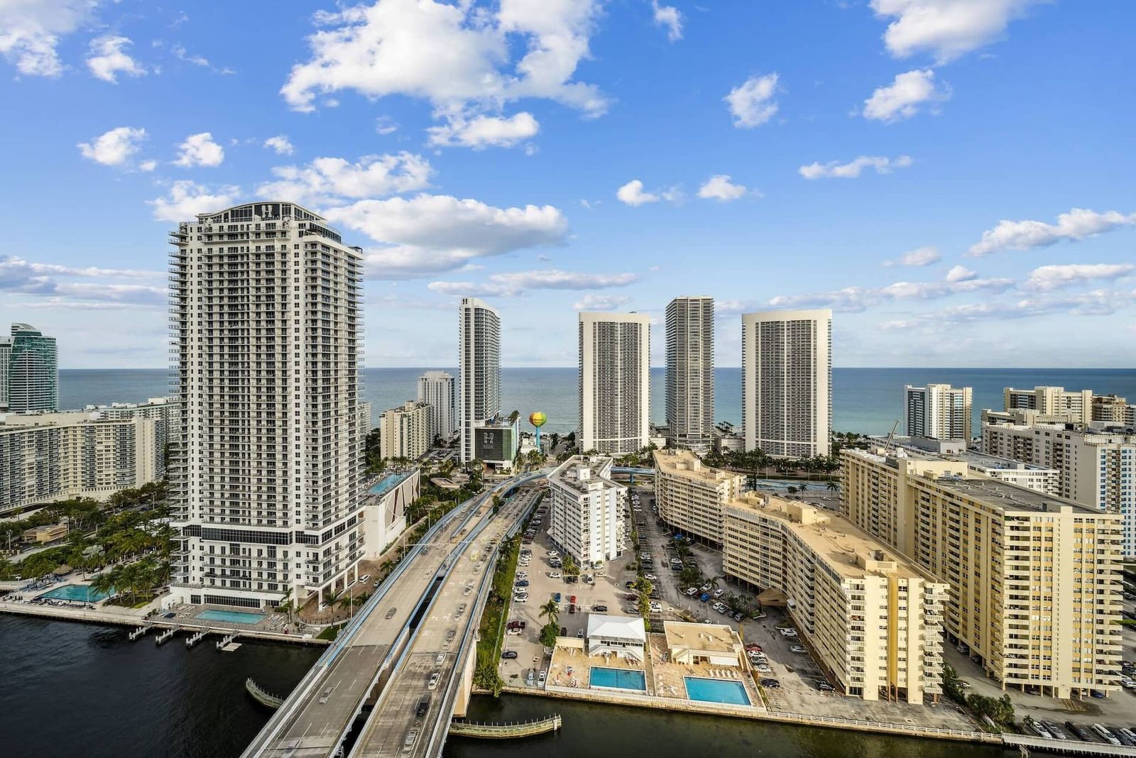 Million Dollar Waterfront Penthouse, photograph 11 of 14