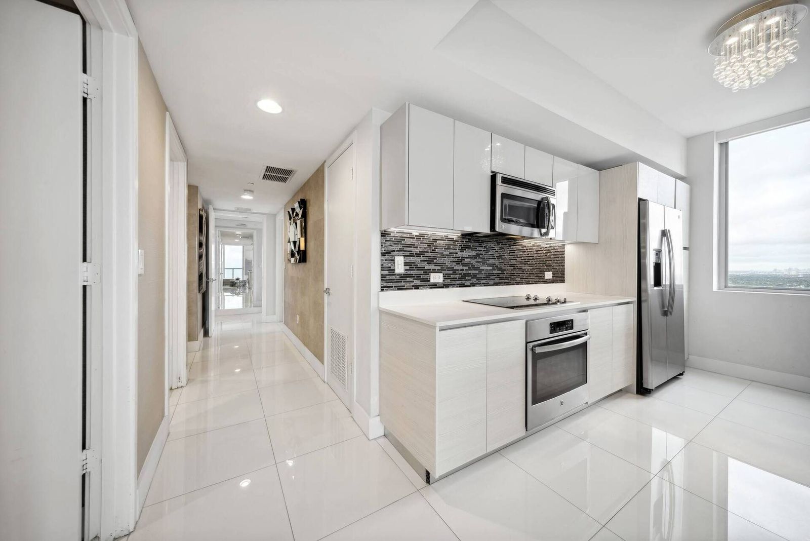 Million Dollar Waterfront Penthouse, photograph 13 of 14