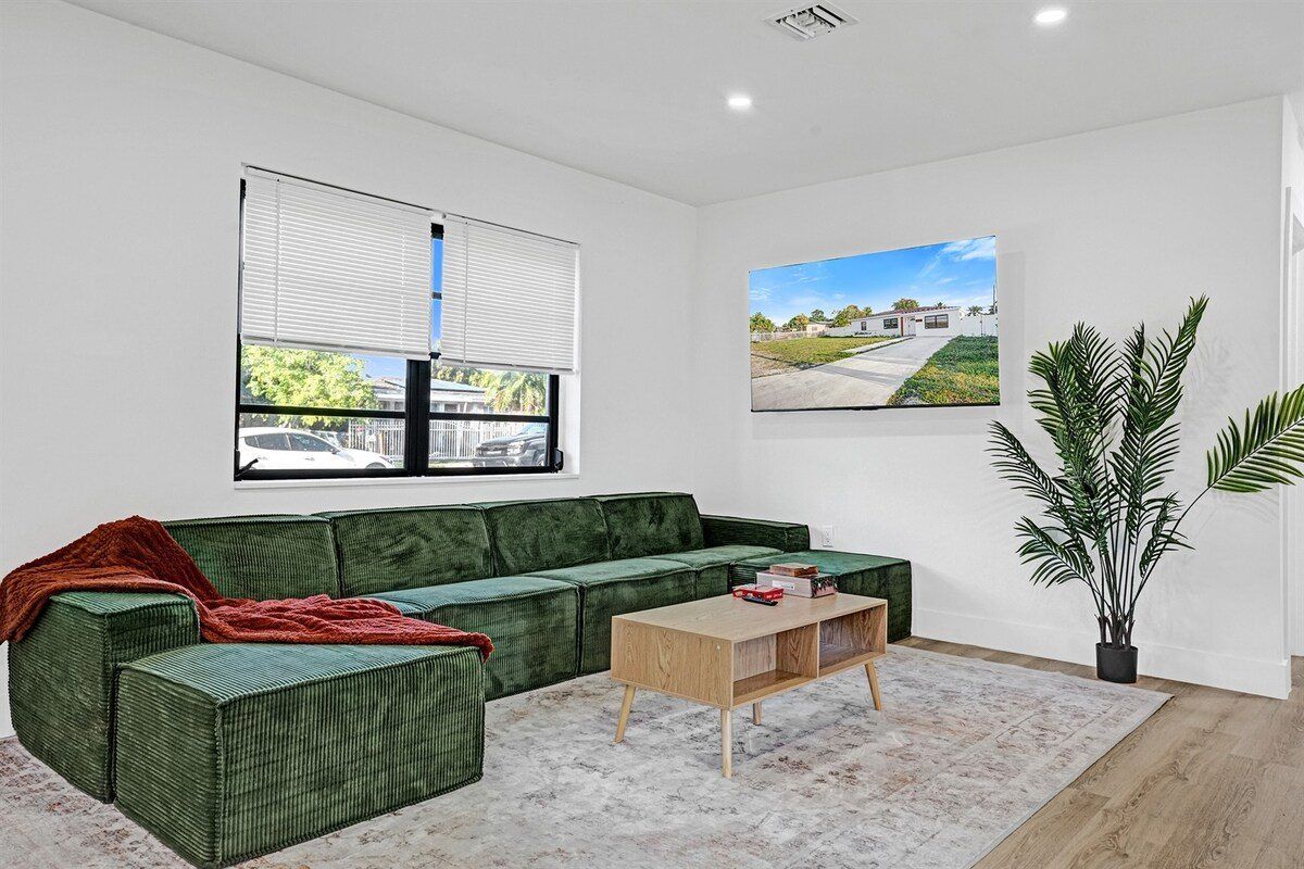 Olive Palm Retreat, photograph 8 of 14