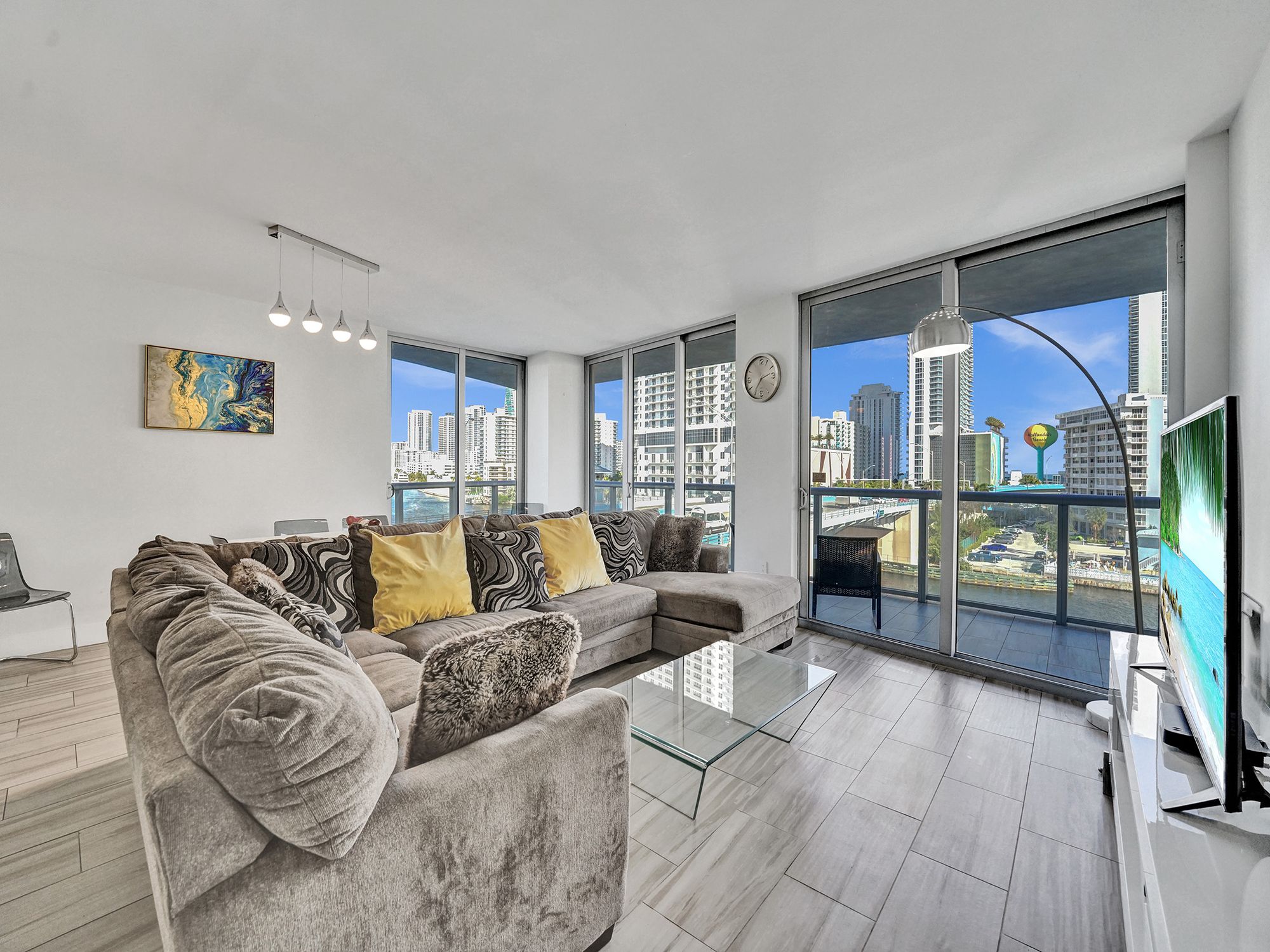 Luxury Waterfront Suite, Hallandale Beach, Florida