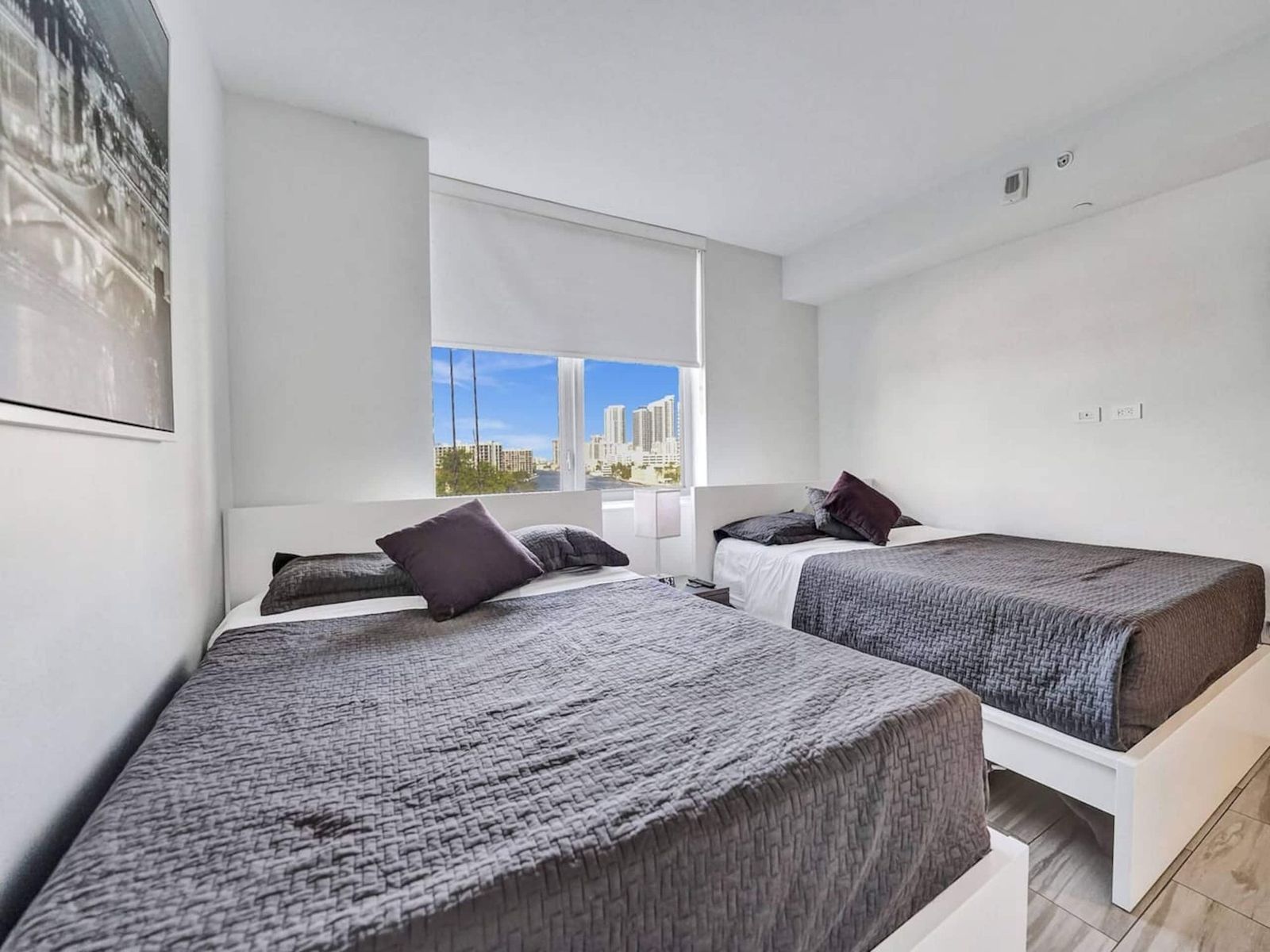 Luxury Waterfront Suite, photograph 9 of 14