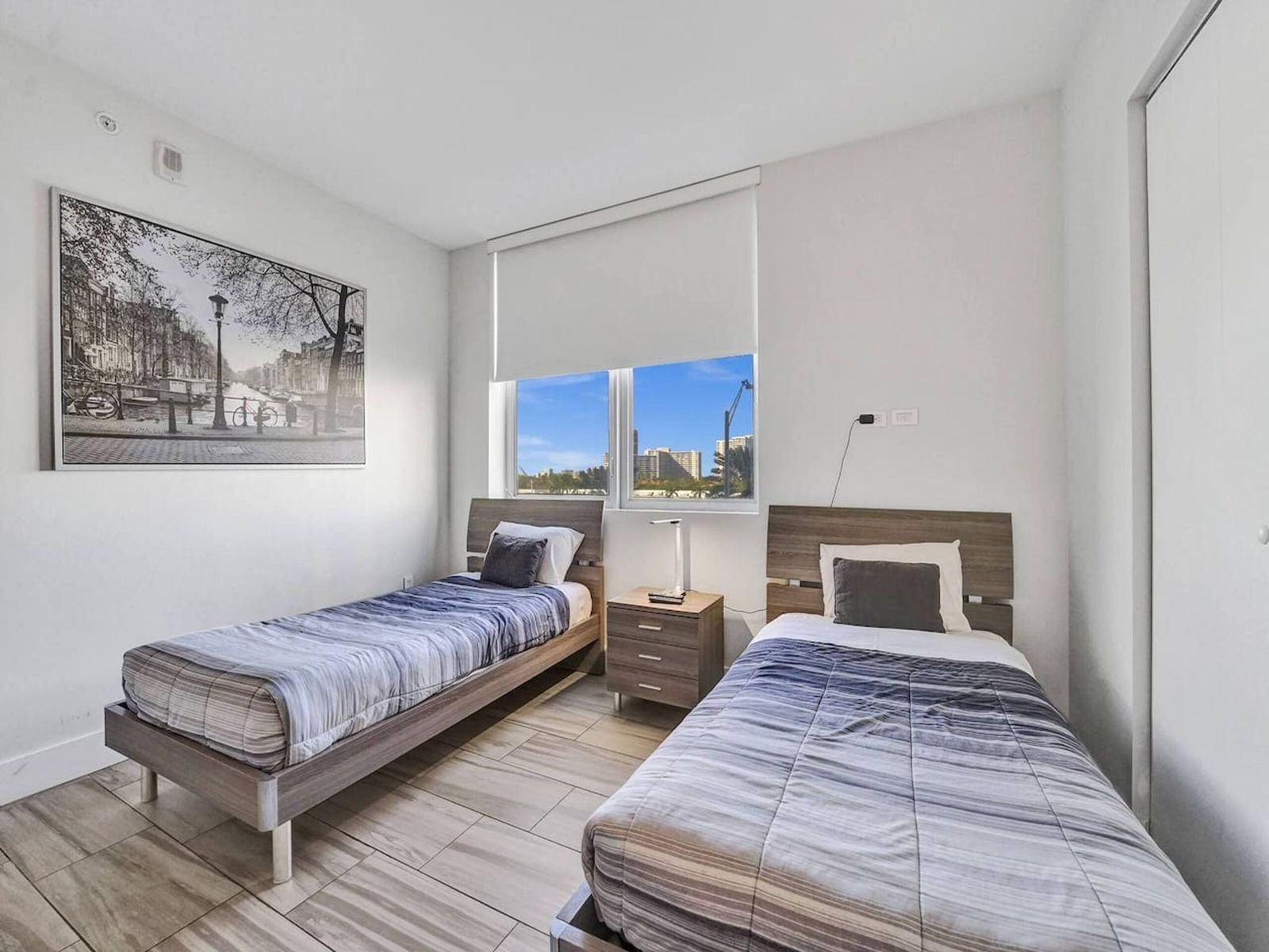 Luxury Waterfront Suite, photograph 12 of 14