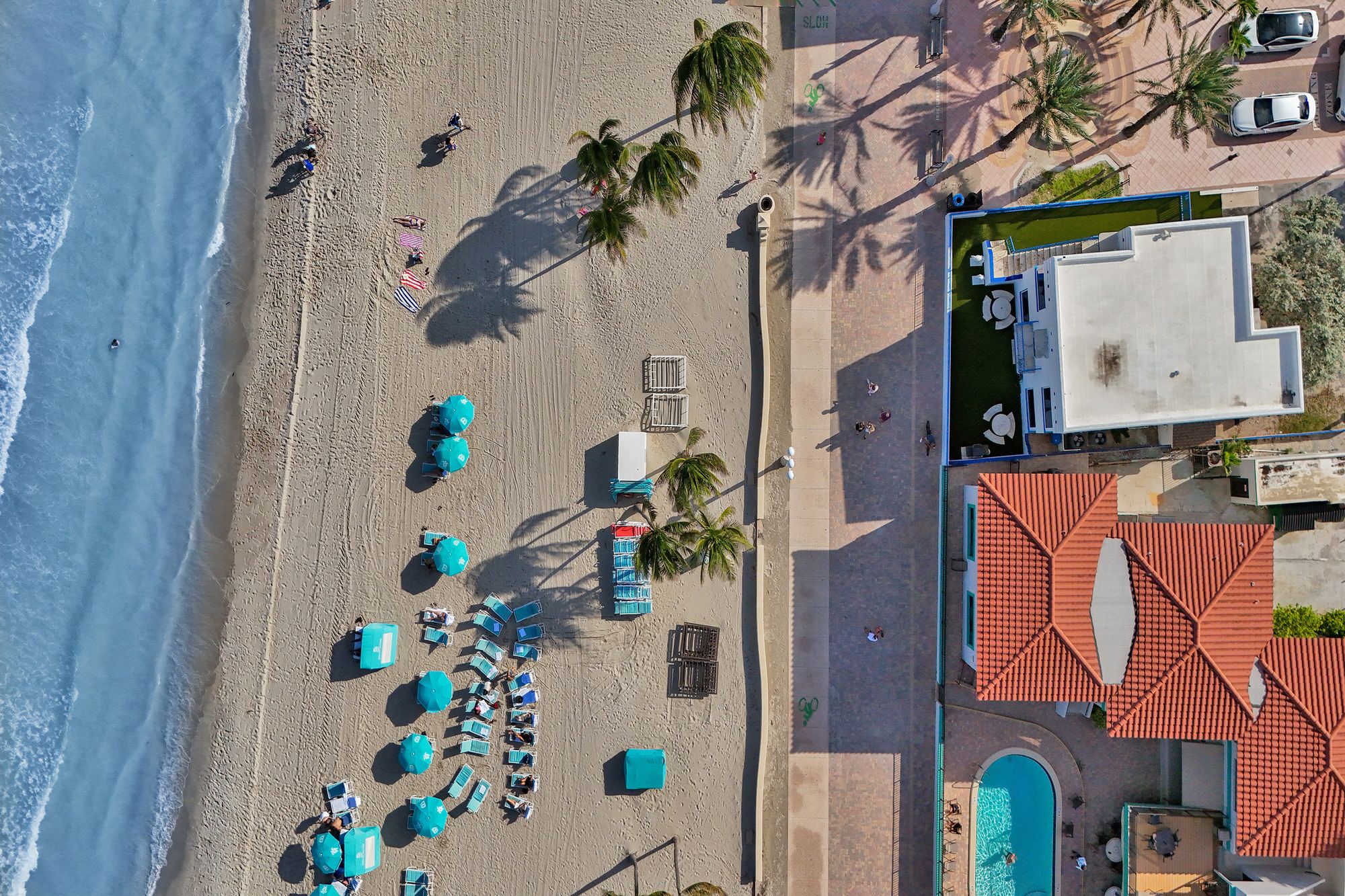 Sunset Oceanfront Paradise, photograph 5 of 11