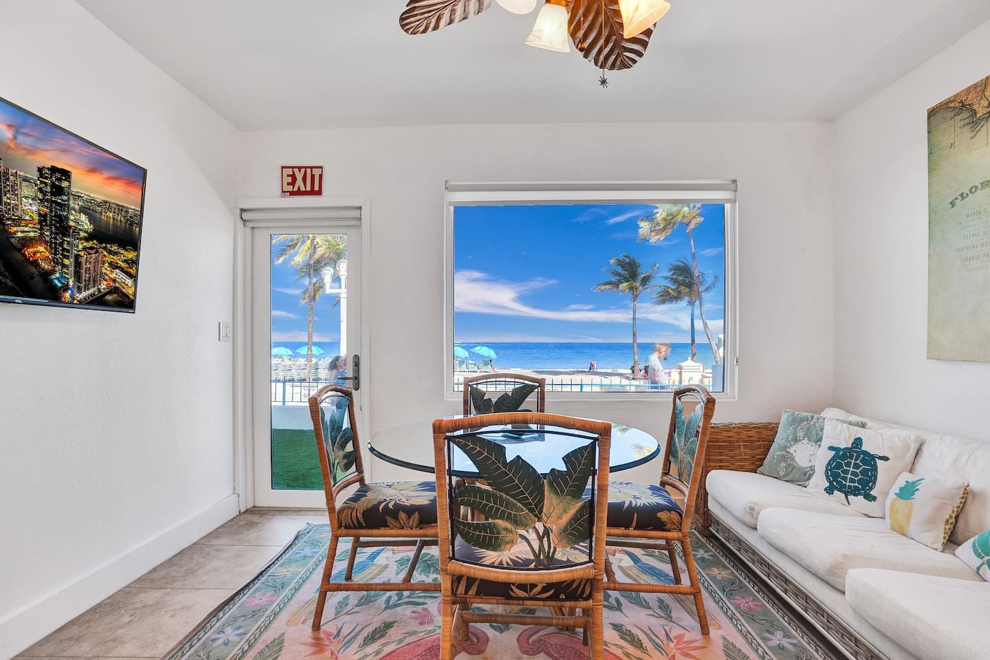 Sunset Oceanfront Villa, photograph 8 of 11