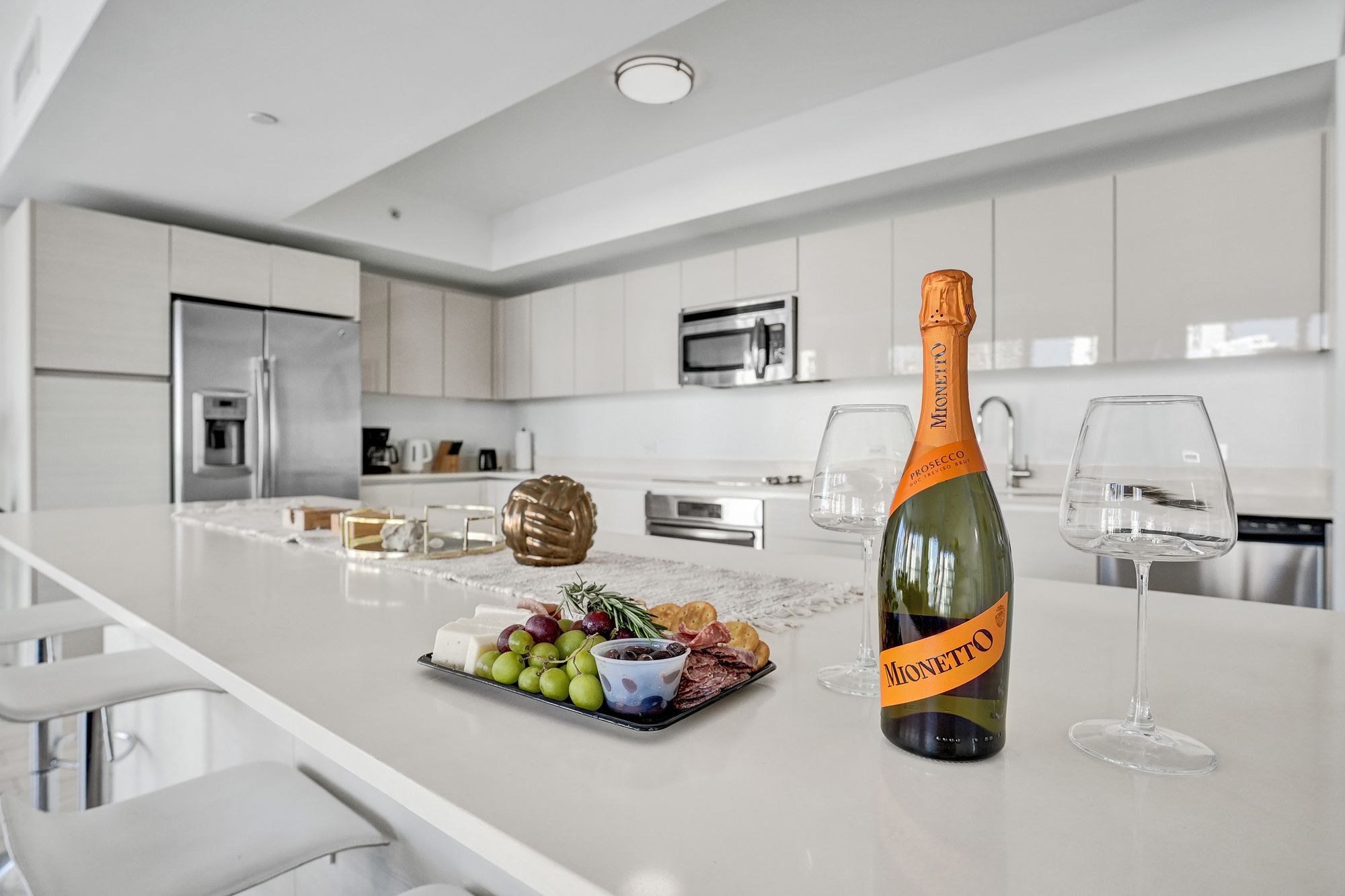 Waterfront Retreat with Great Views, photograph 6 of 17