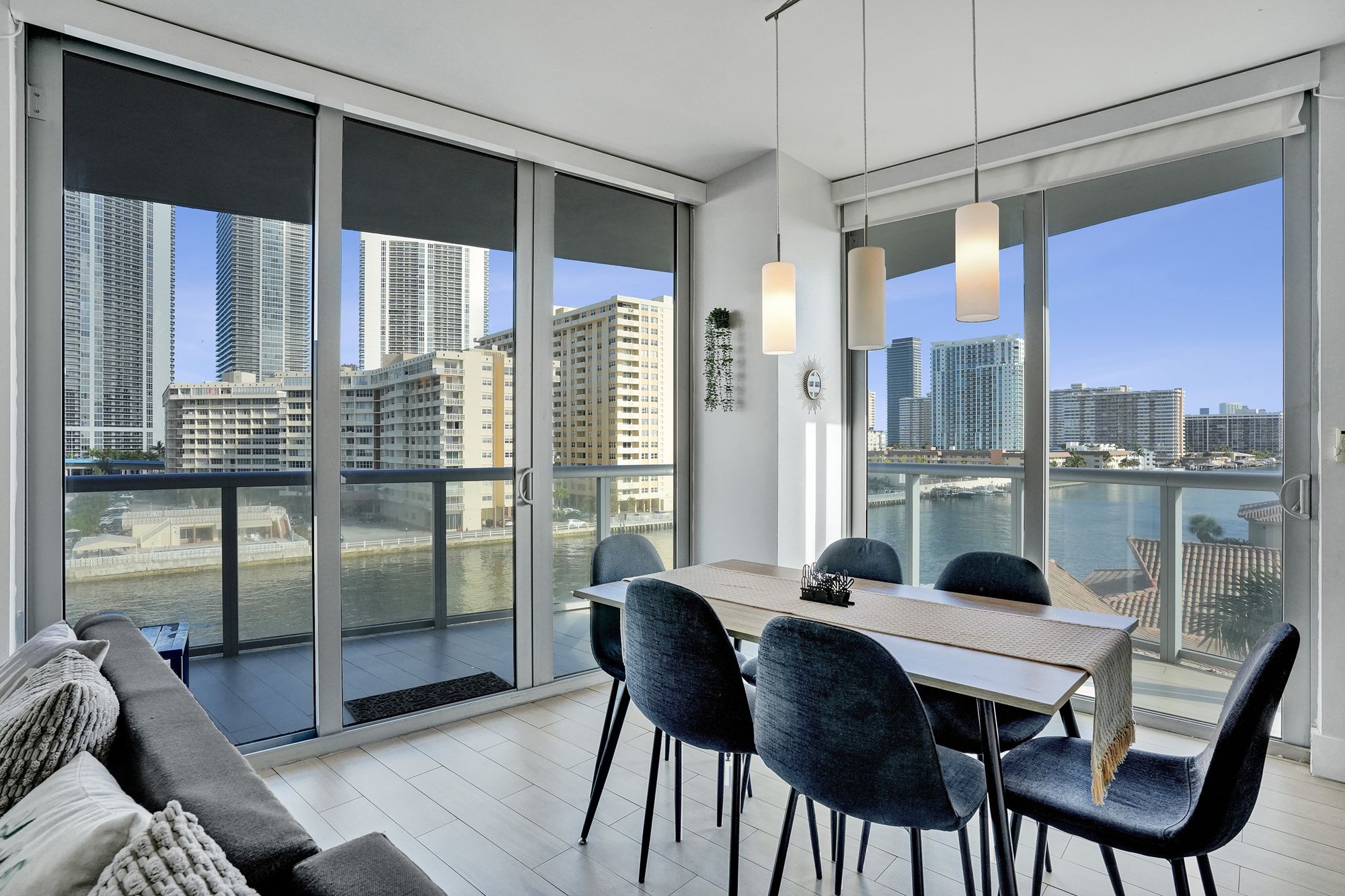 Waterfront Retreat with Great Views, photograph 3 of 17