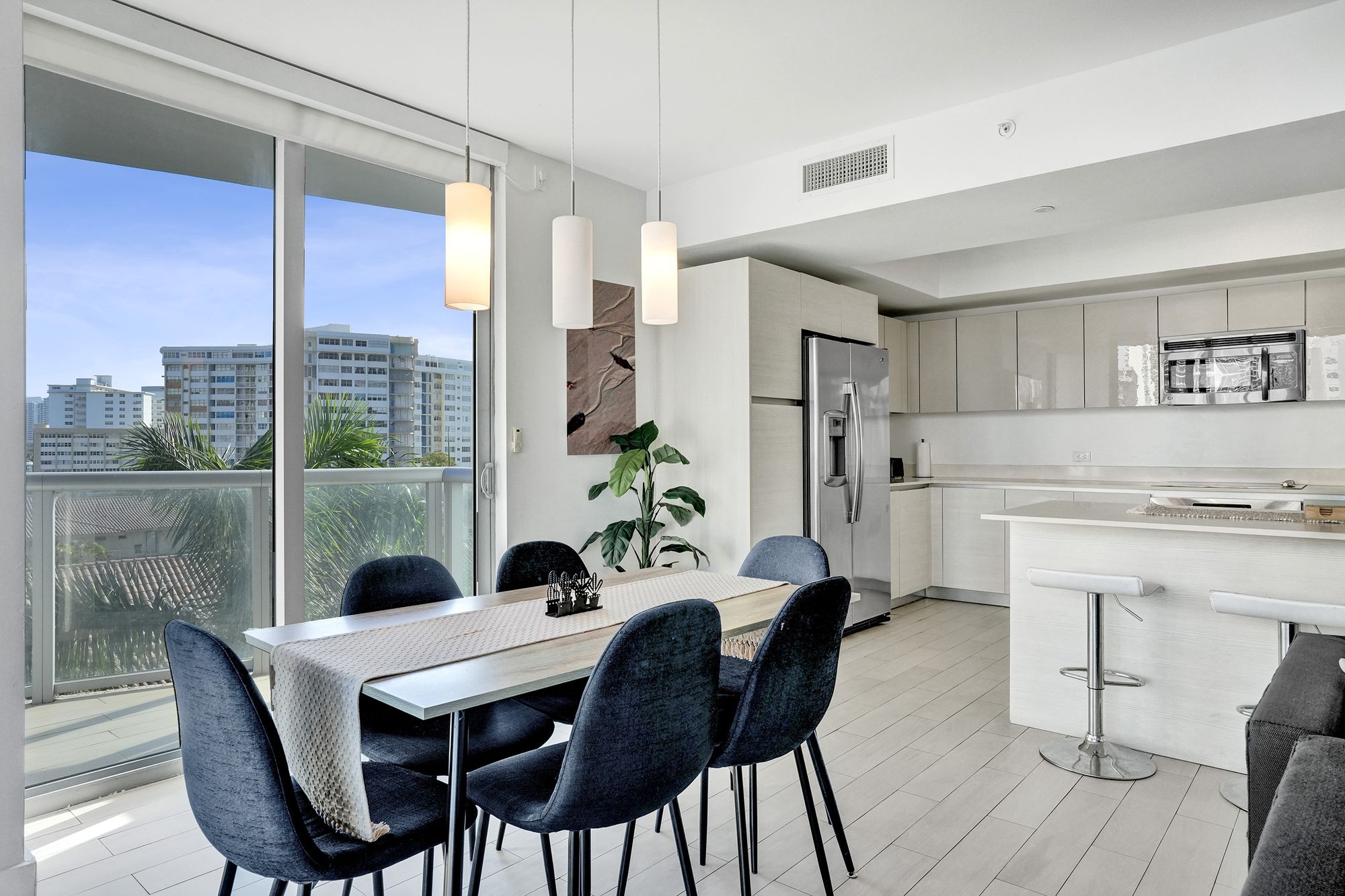Waterfront Retreat with Great Views, photograph 5 of 17